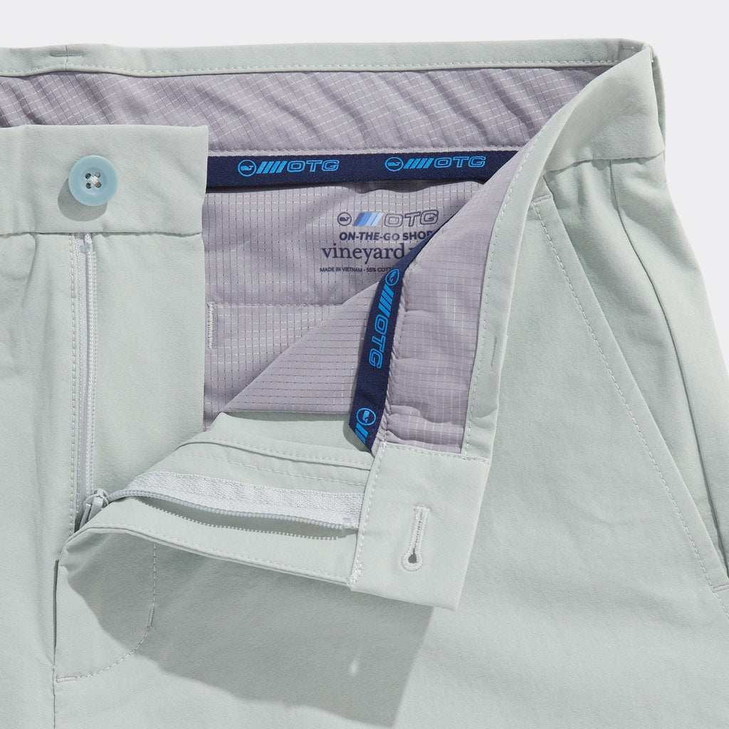 Vineyard Vines Men's 9 Inch On-The-Go Shorts