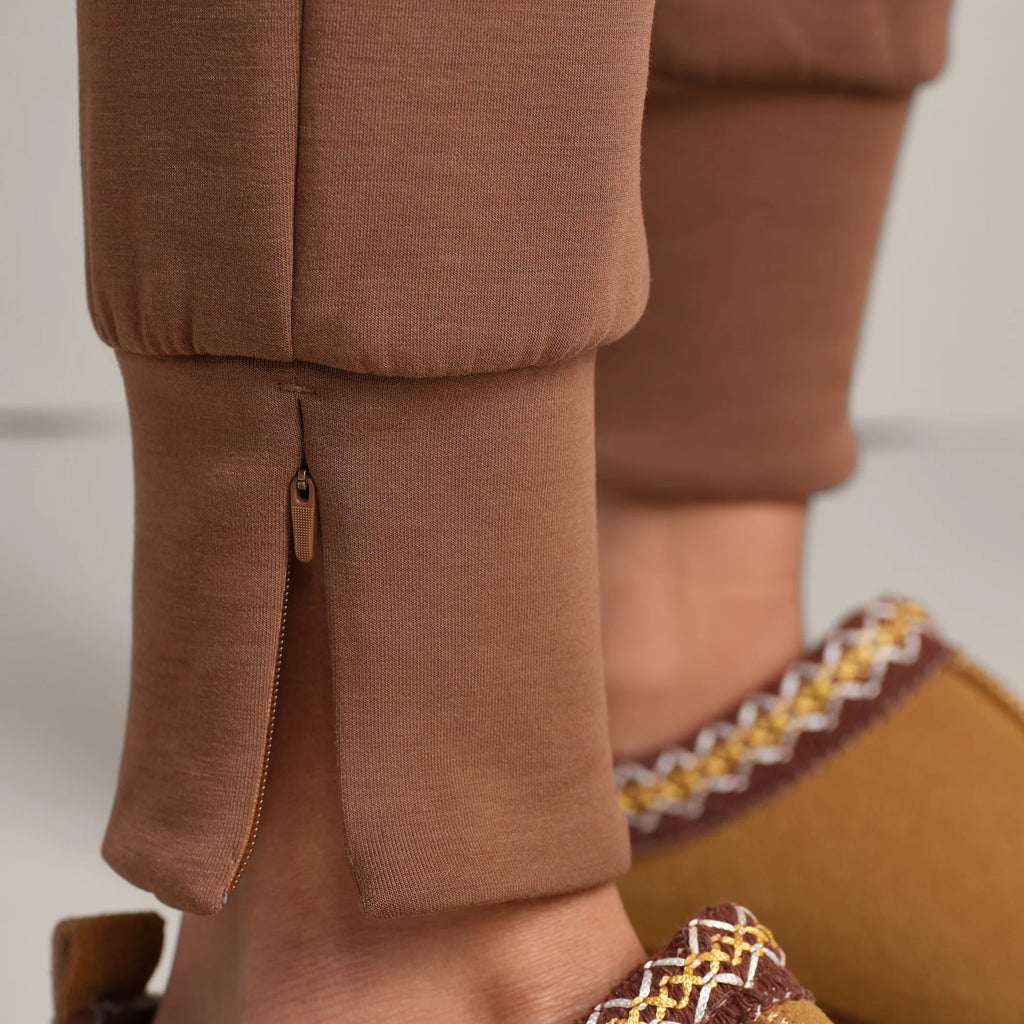 Rhone DreamGlow™ Tapered Pant