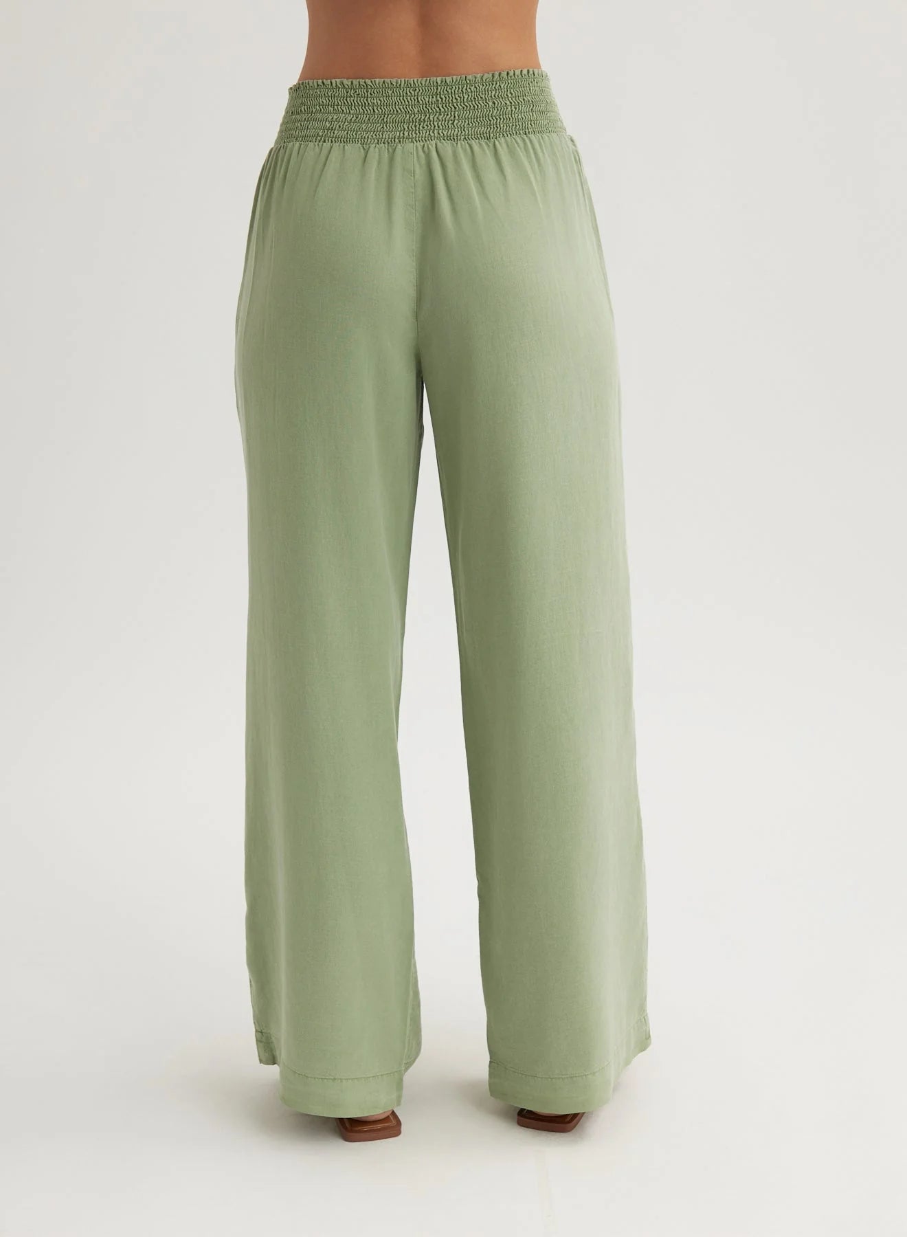 Bella Dahl Smocked Waist Wide Leg Pants