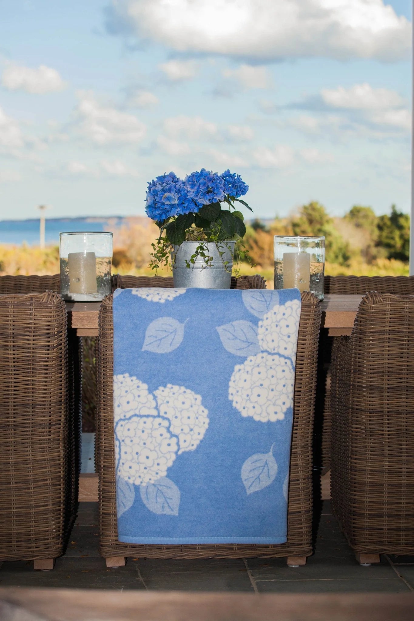 Chappy Wrap Hydrangeas Light Blue Blanket