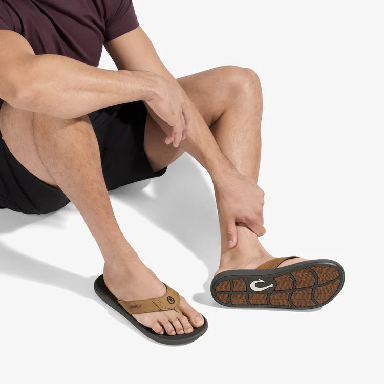 Olukai Men's Pili Waterproof Leather Sandals