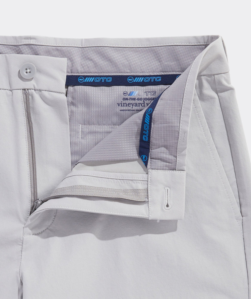 Vineyard Vines Men's 9 Inch On-The-Go Shorts