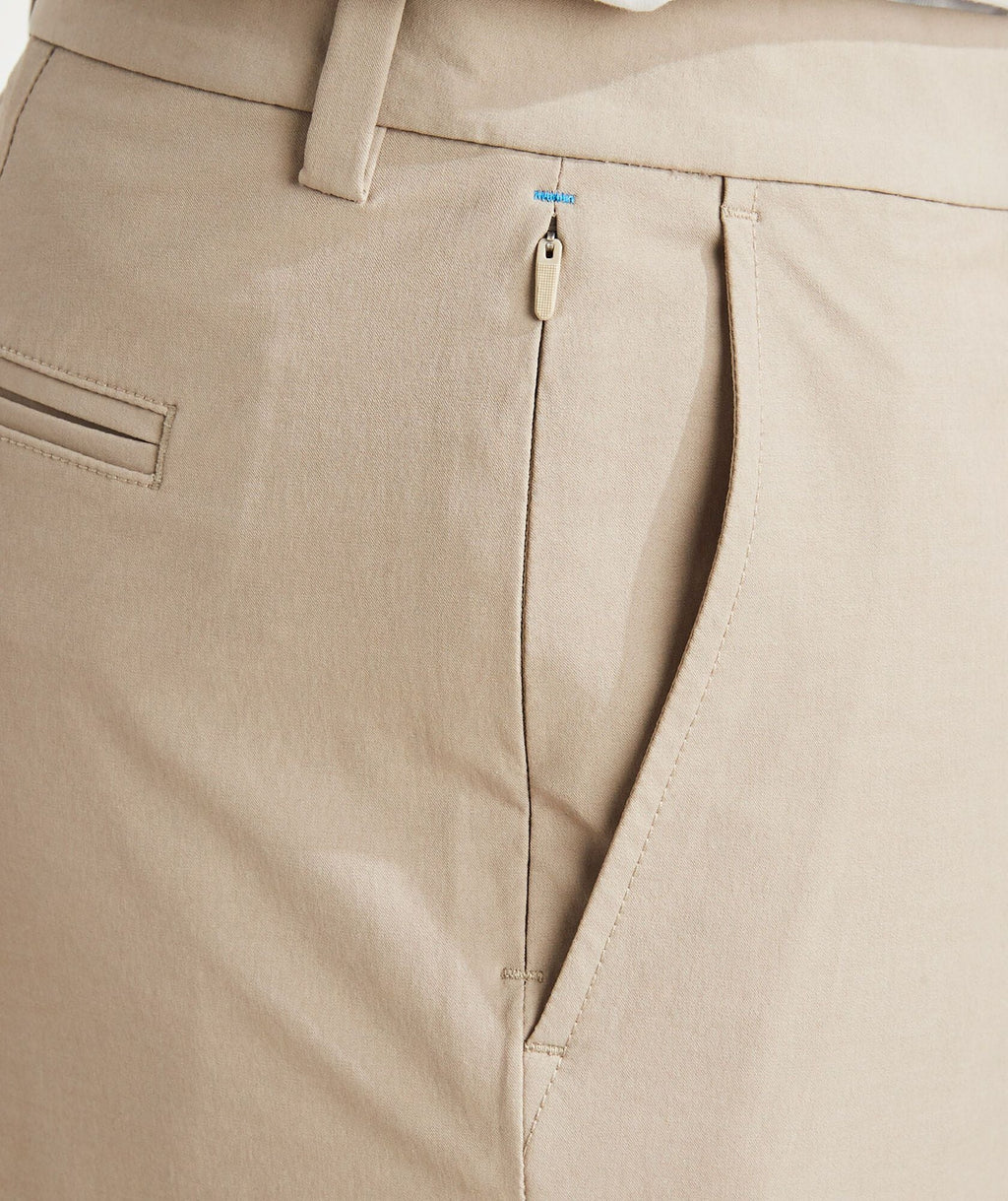 Vineyard Vines Men's 9 Inch On-The-Go Shorts