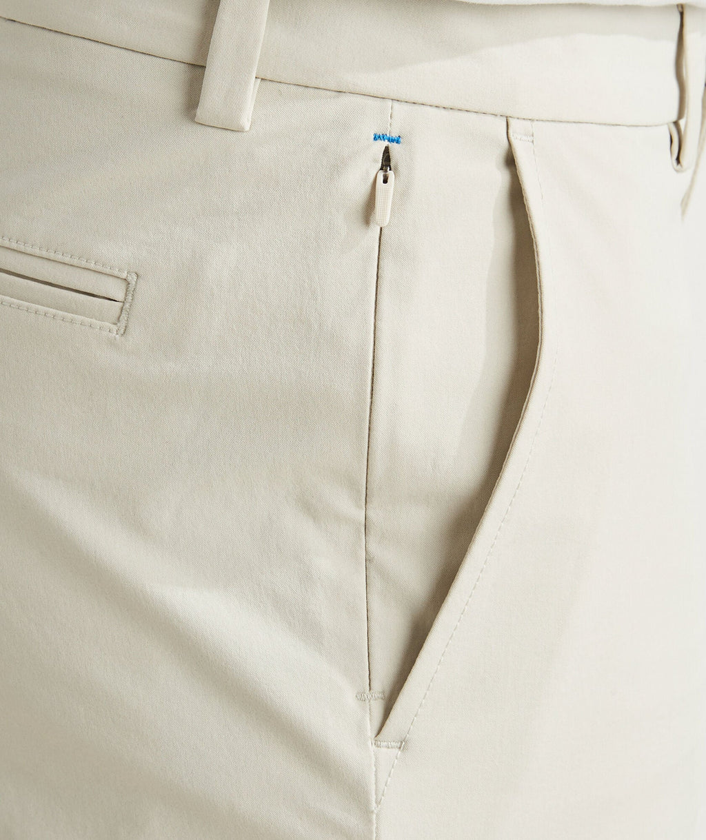 Vineyard Vines Men's 9 Inch On-The-Go Shorts