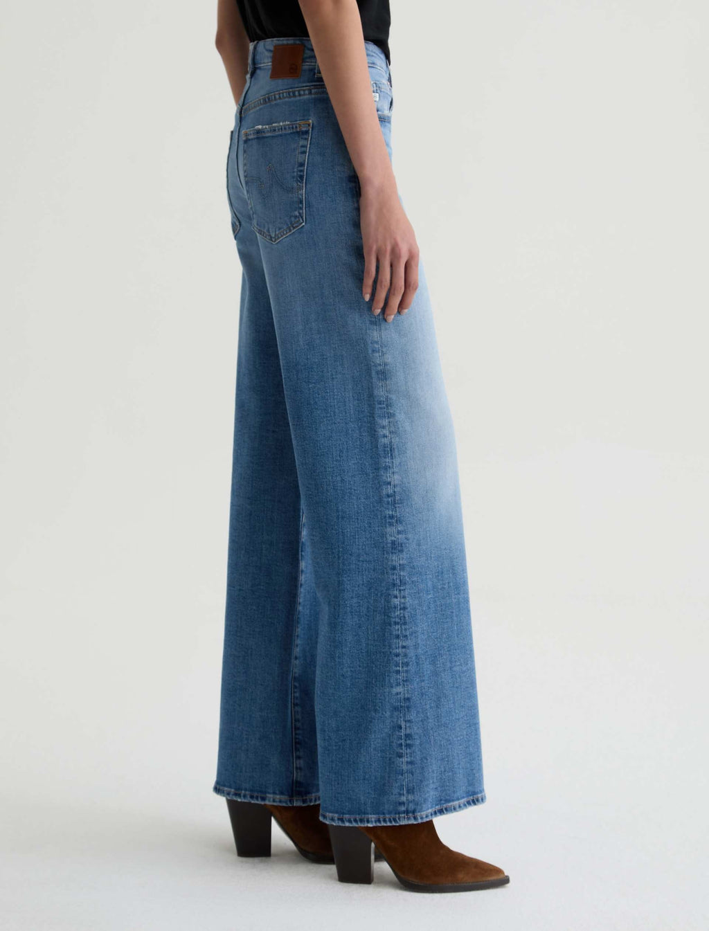 AG Saige Wide Leg Mid-Rise Fit Jeans