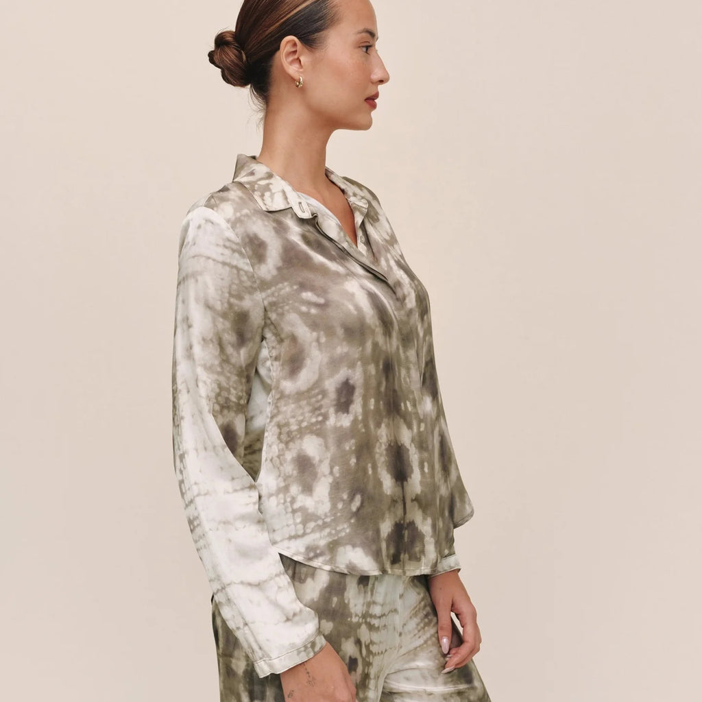Bella Dahl Clean Hidden Placket Shirt