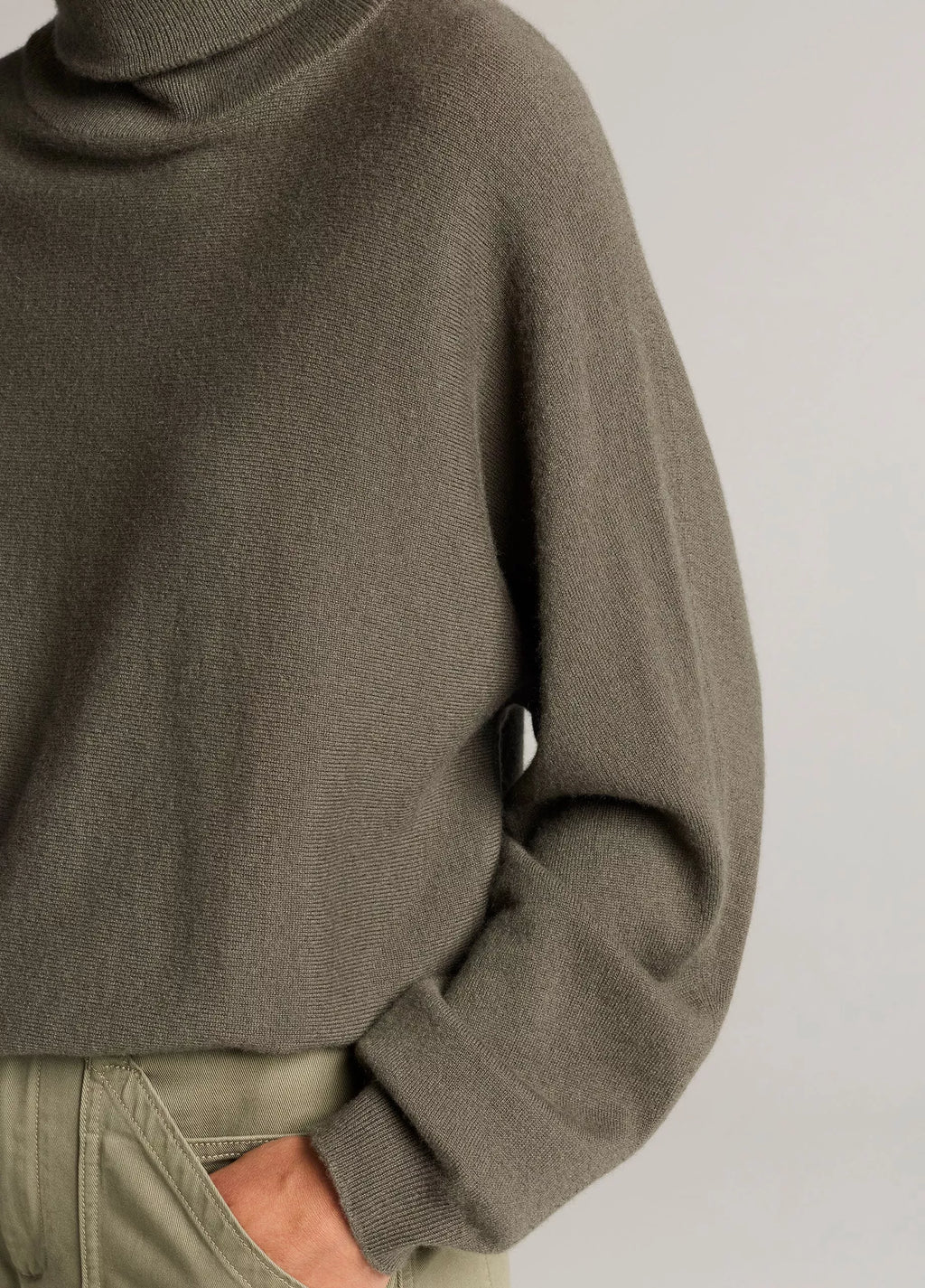 Vince Wool-Cashmere Dolman-Sleeve Turtleneck Sweater