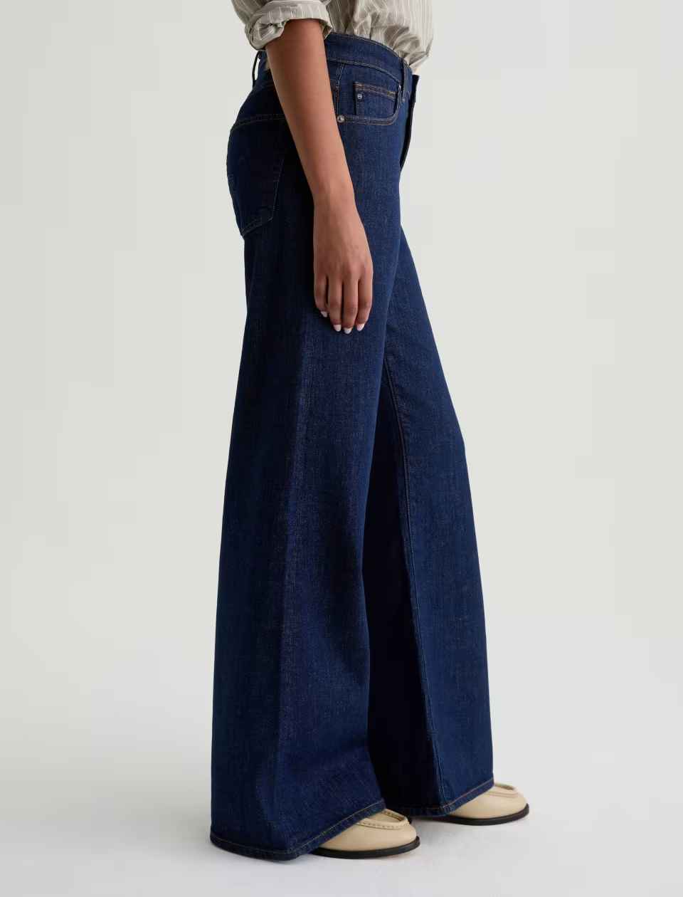 AG Saige Wide Leg Mid-Rise Fit Jeans