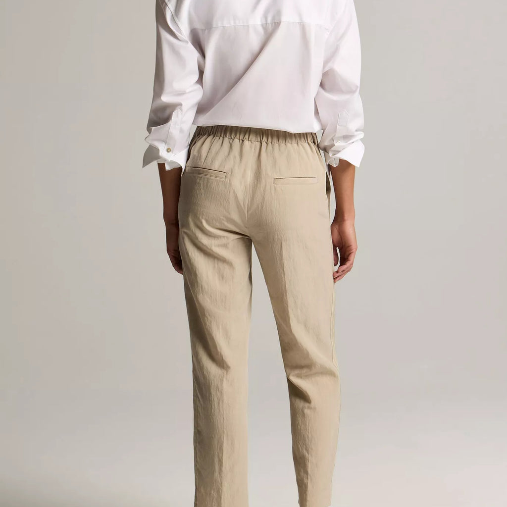 Vince Grace Side-Strap Mid-Rise Pull-On Pant