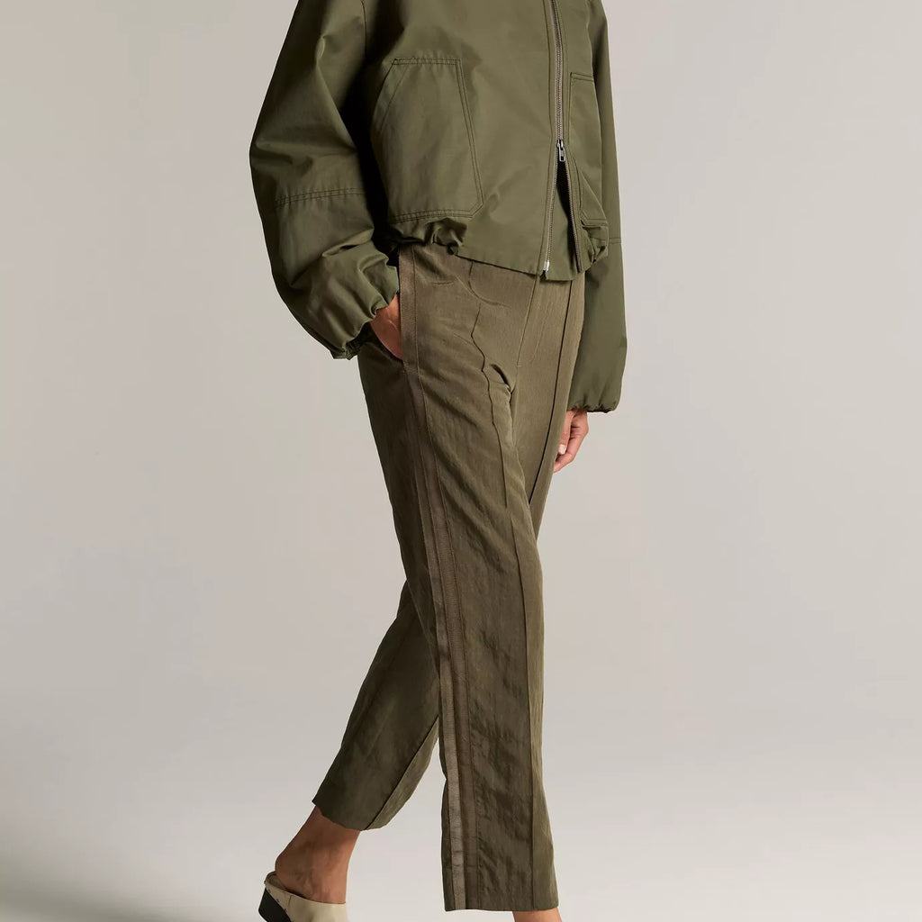 Vince Grace Side-Strap Mid-Rise Pull-On Pant