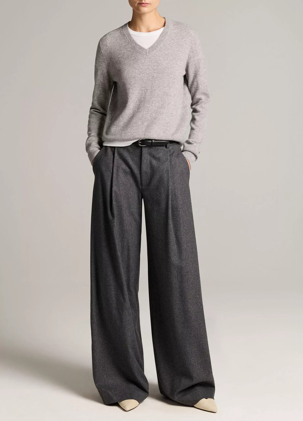 Vince Cashmere Casual V-Neck Sweater
