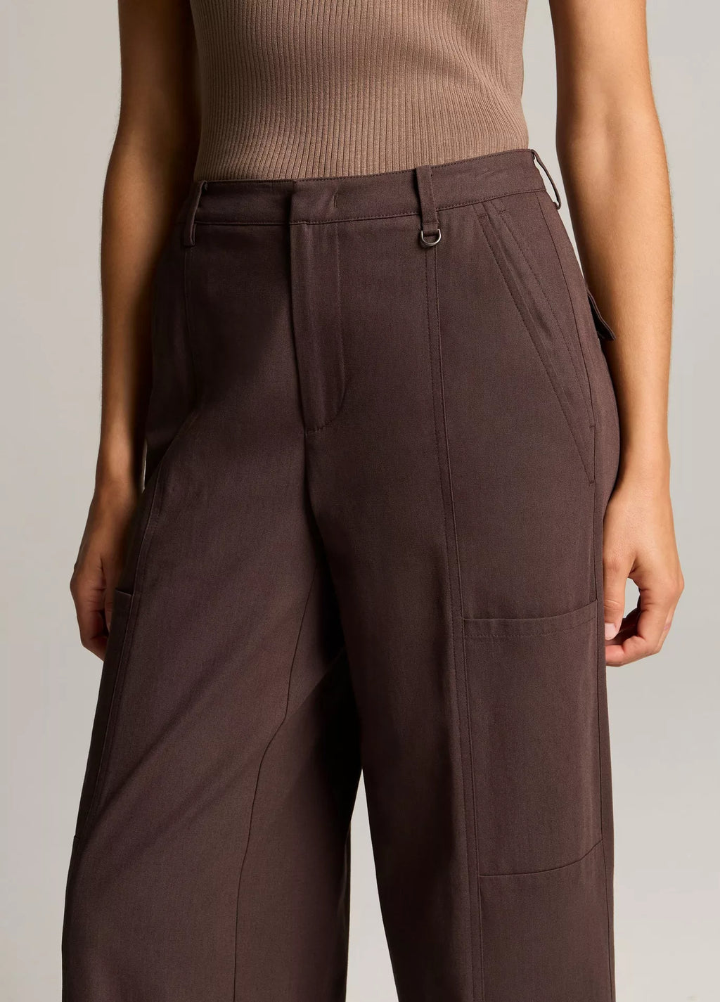 Vince Mid-Rise Paneled Stretch-Cotton Pant