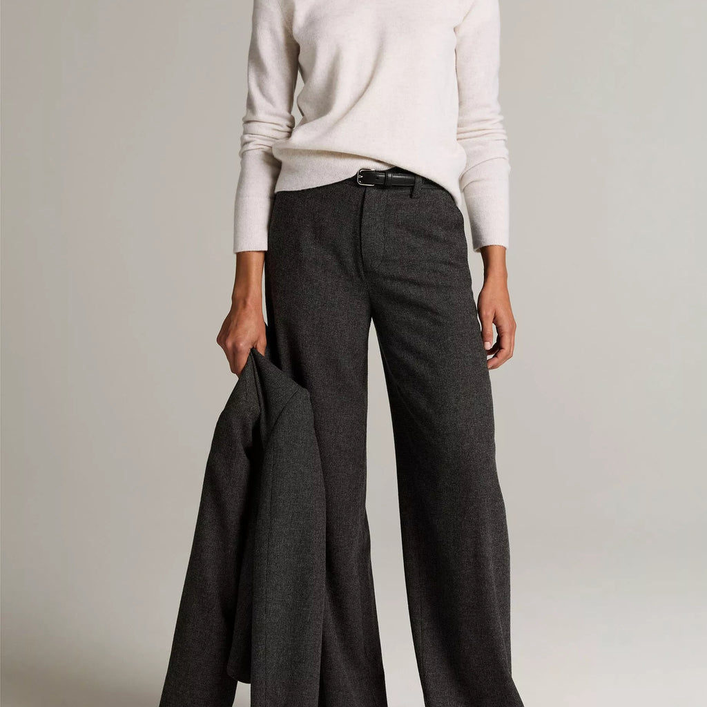 Vince Cashmere Casual V-Neck Sweater