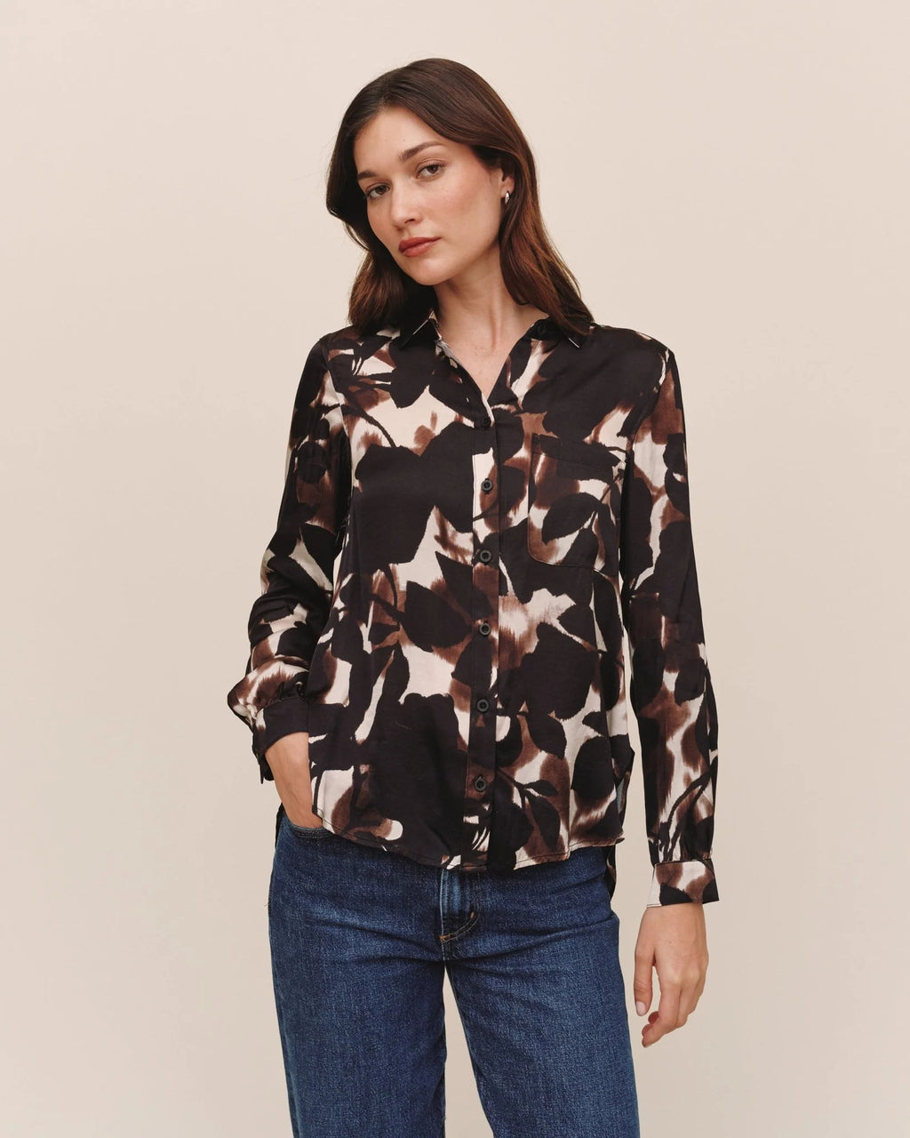 Bella Dahl Long Sleeve Round Hem Button Down