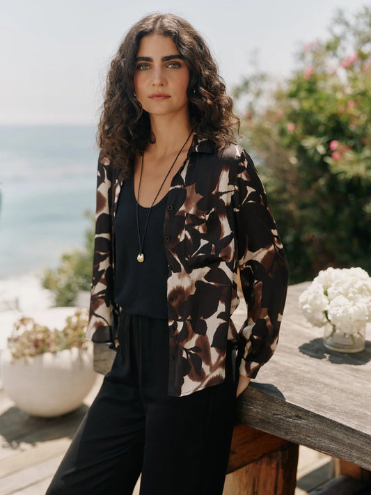 Bella Dahl Long Sleeve Round Hem Button Down