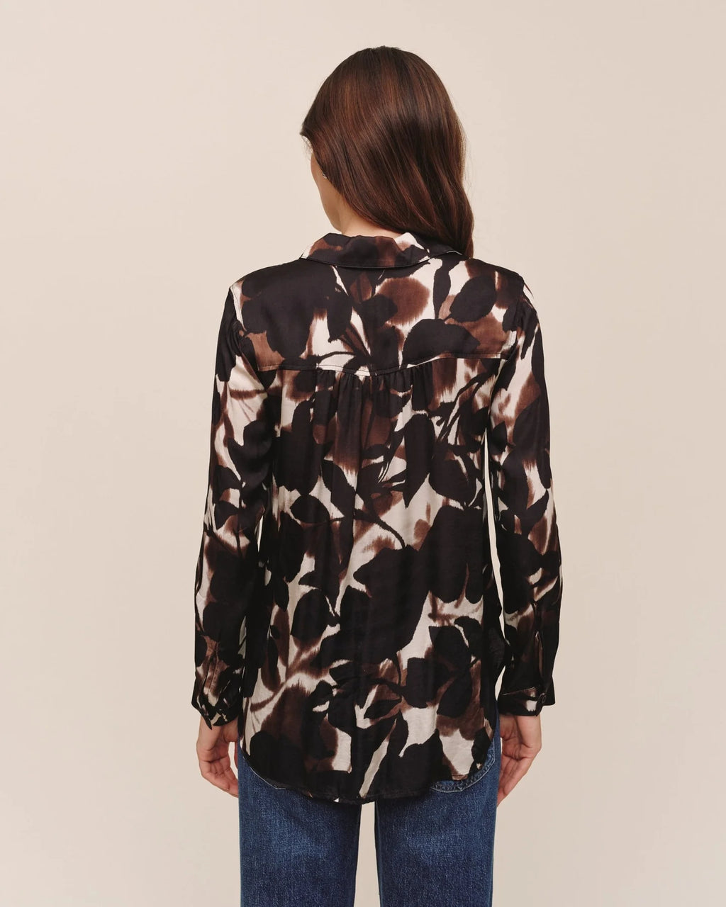 Bella Dahl Long Sleeve Round Hem Button Down