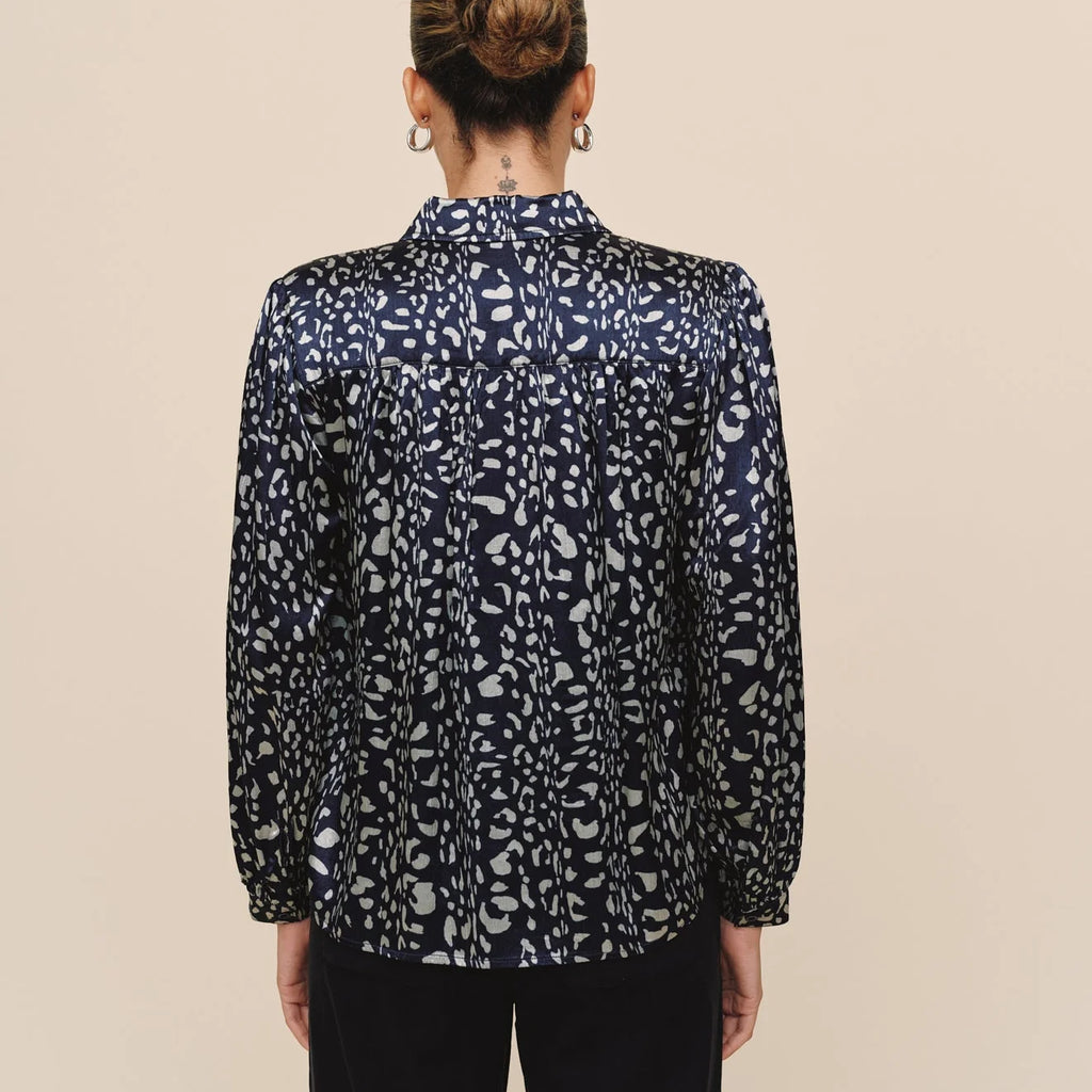 Bella Dahl Shirred Shoulder Button Down
