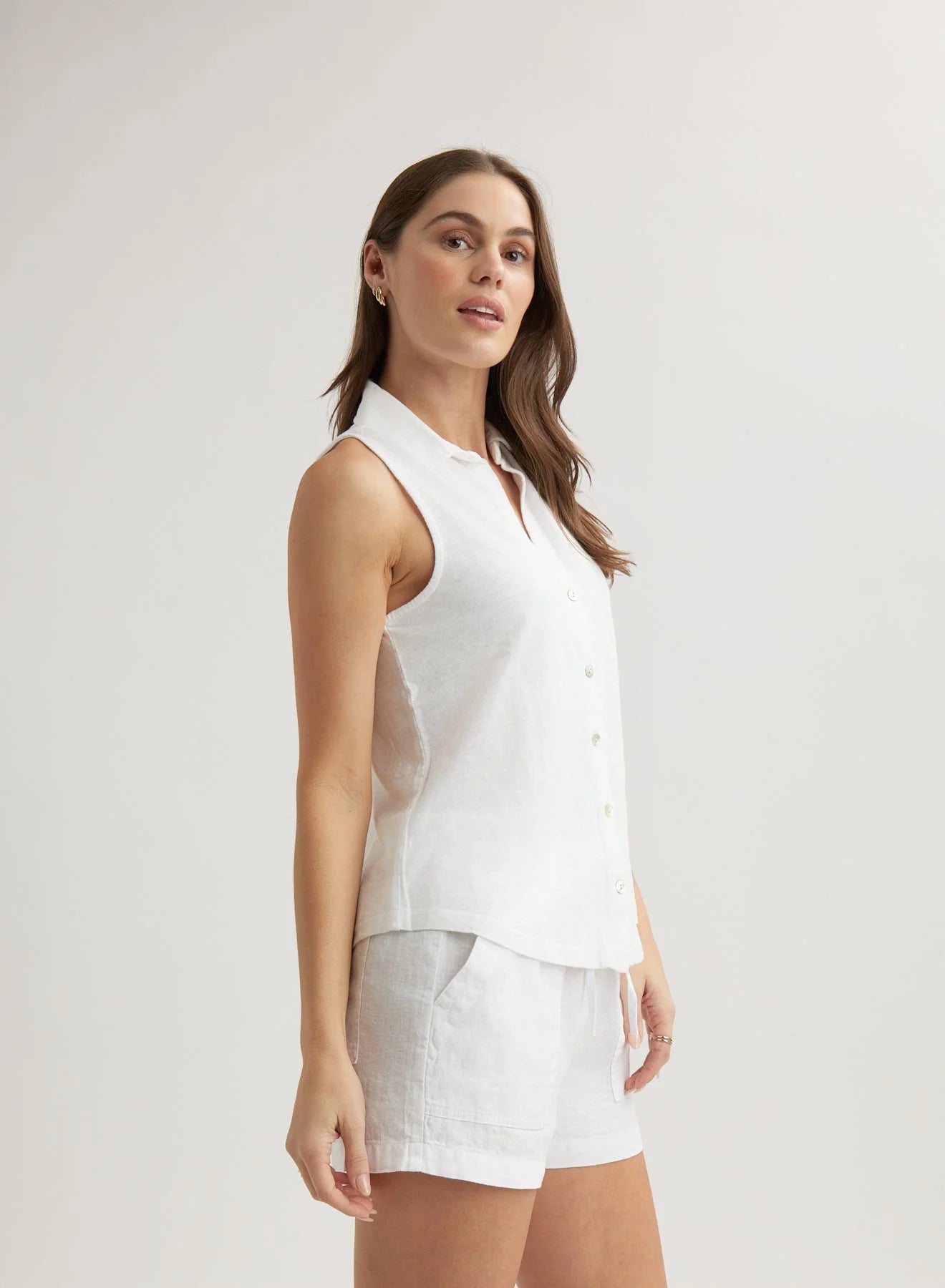 Bella Dahl Sleeveless Button Front Top