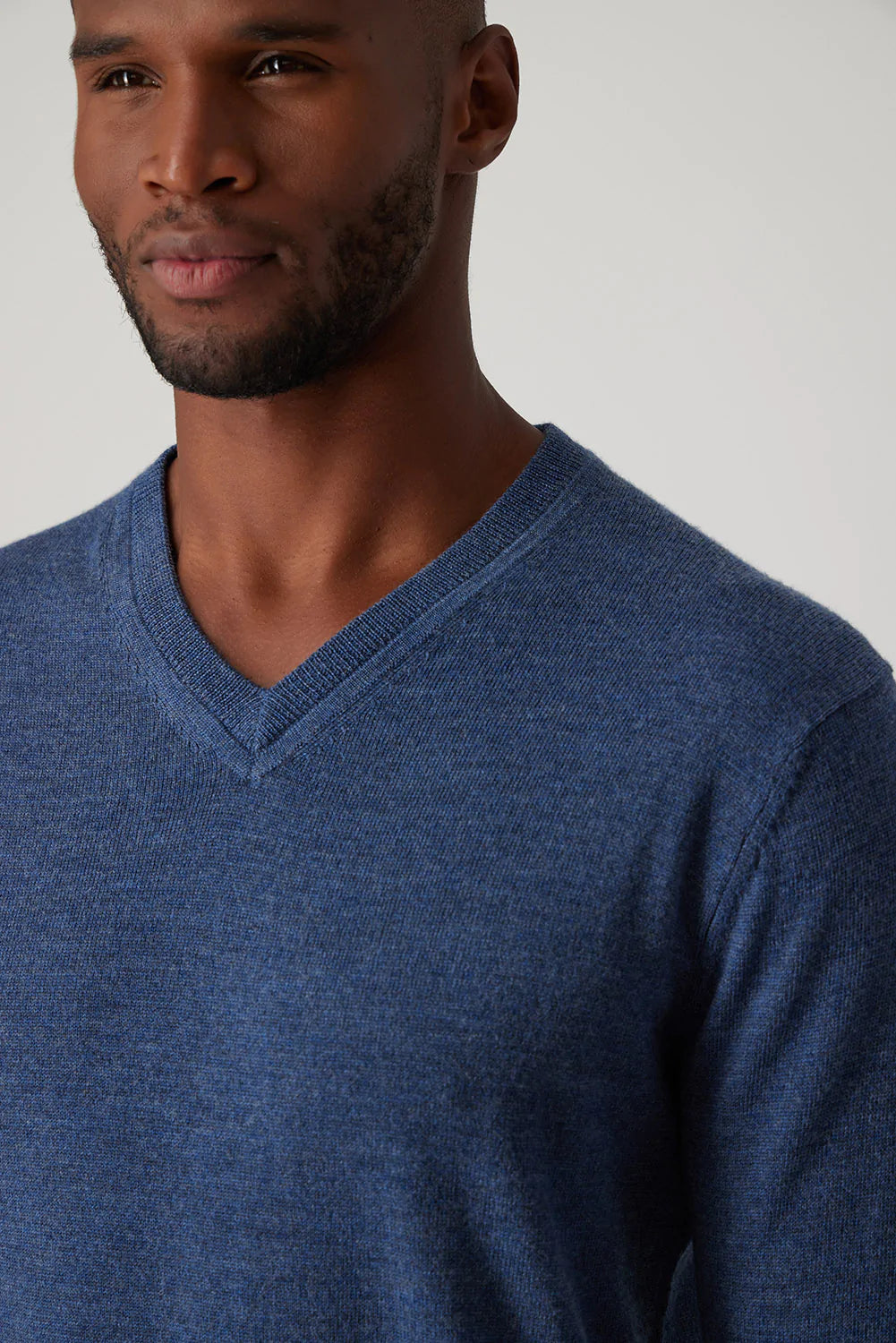 Raffi The Bronson Extra Fine Merino Wool V-Neck Sweater