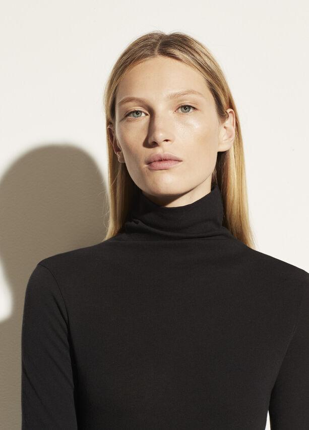 Vince Essential Long Sleeve Turtleneck
