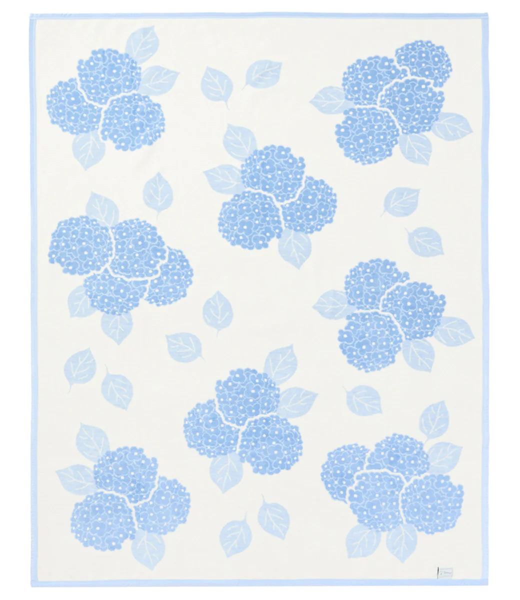 Chappy Wrap Hydrangeas Light Blue Blanket