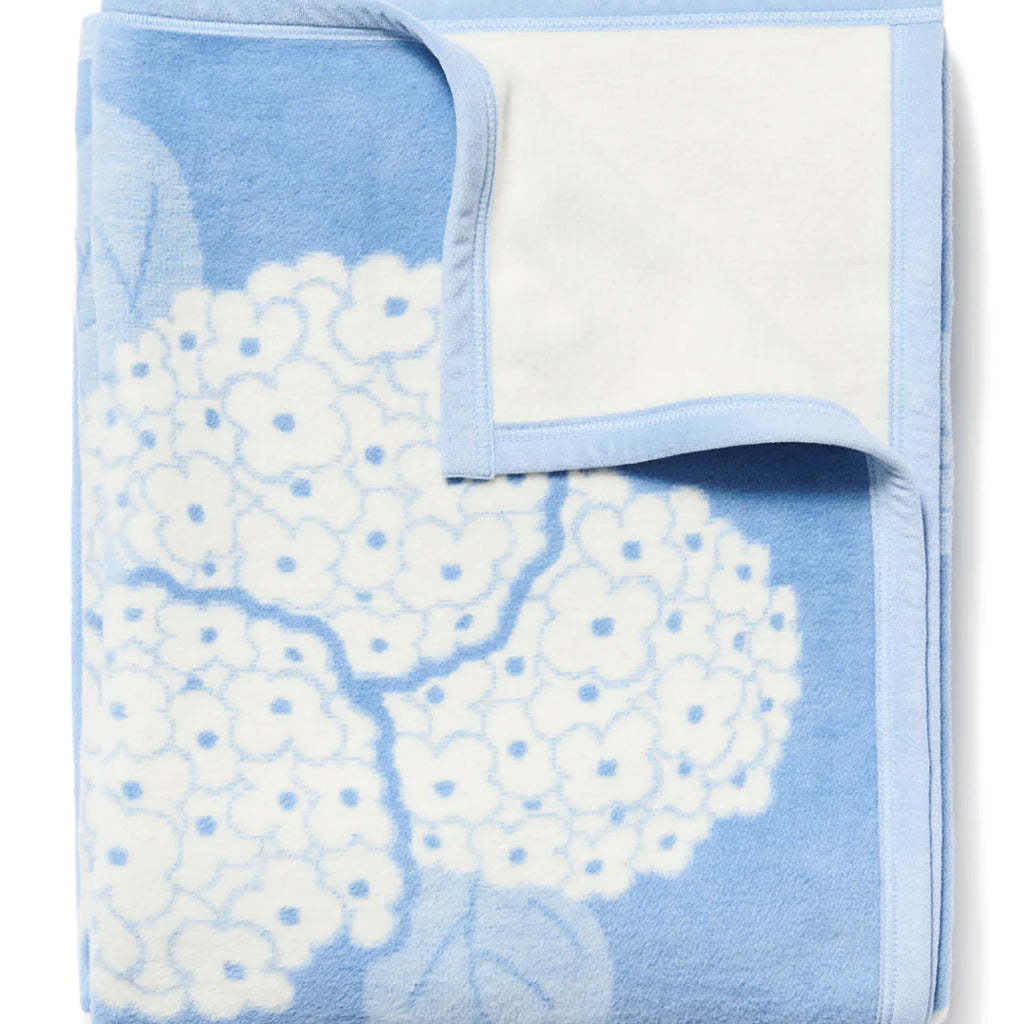 Chappy Wrap Hydrangeas Light Blue Blanket
