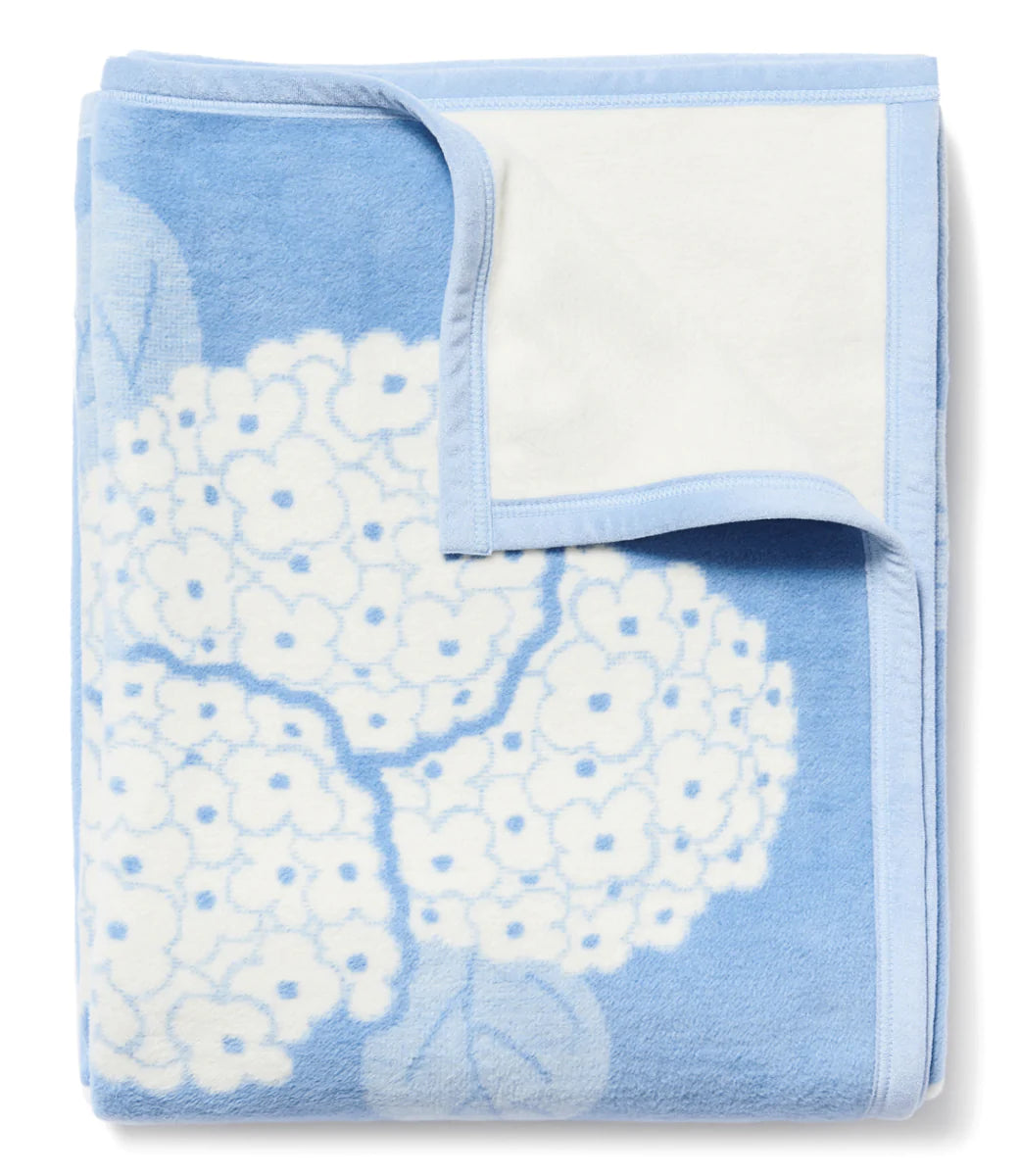 Chappy Wrap Hydrangeas Light Blue Blanket
